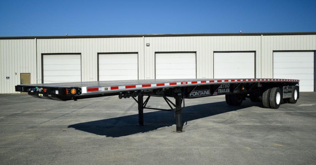 9 Commercial Applications for Flatbed Trailers