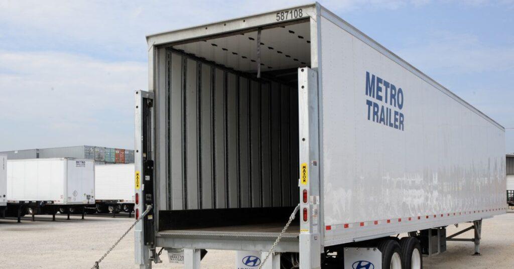 8 Common Applications for Storage Trailers