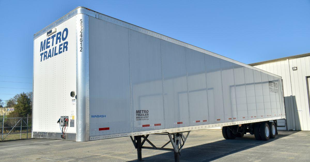 Why Dry Van Trailers Are Ideal for Long-Haul Shipping